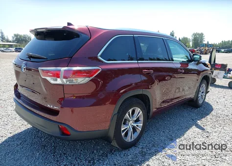 2015 Toyota Highlander Xle V6 z USA, uszkodzony, nr VIN 5TDJKRFHXFS187477